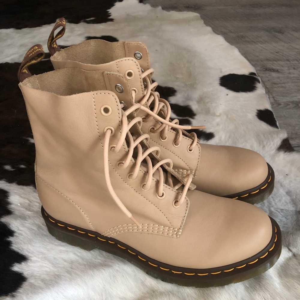 Dr Martens Pascal Tan